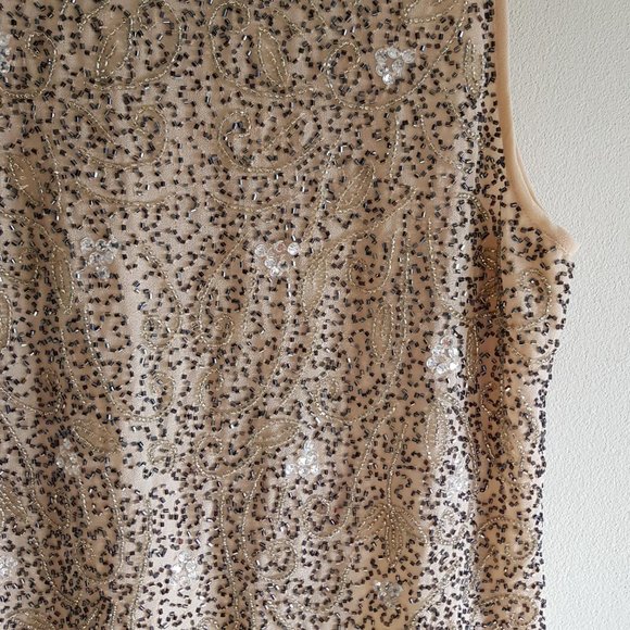 Exquisitely beaded, fully lined soft peach camisole with scallop edged hem - Picture 3 of 8